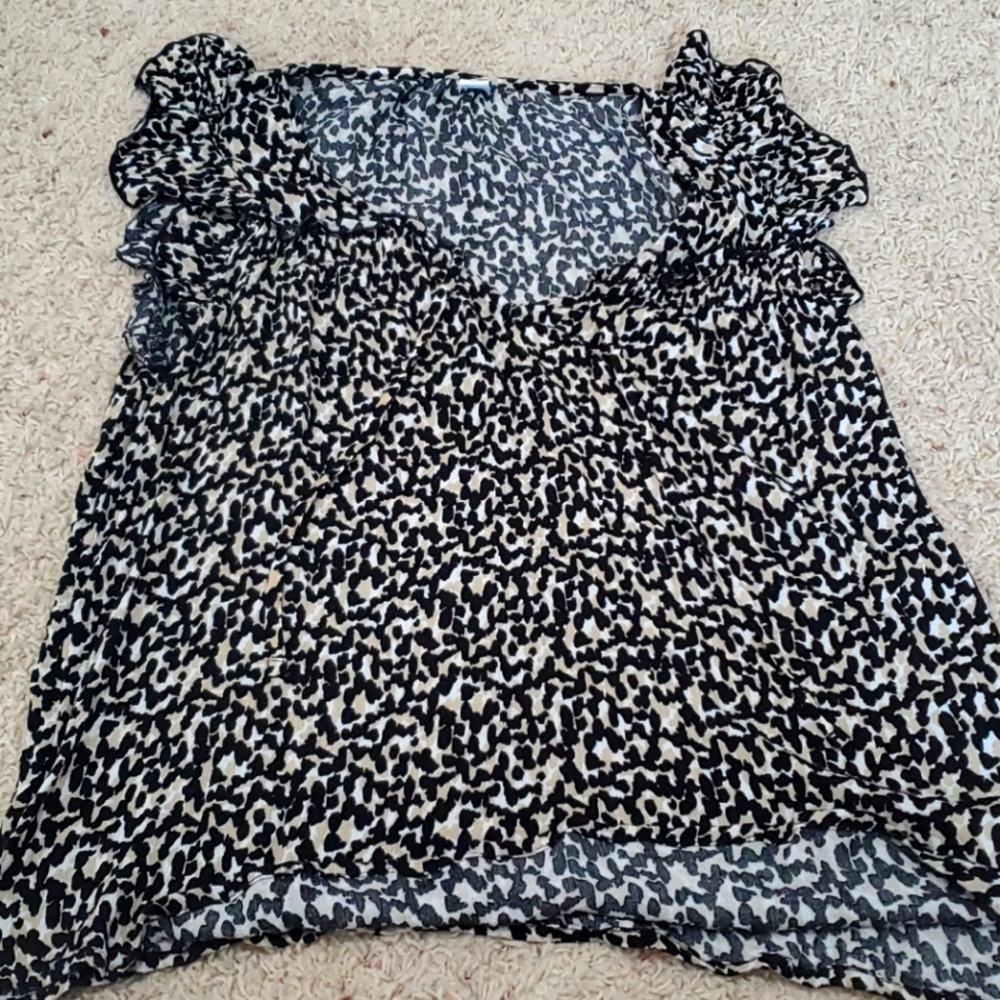 Old Navy flutter sleeve leopard print top